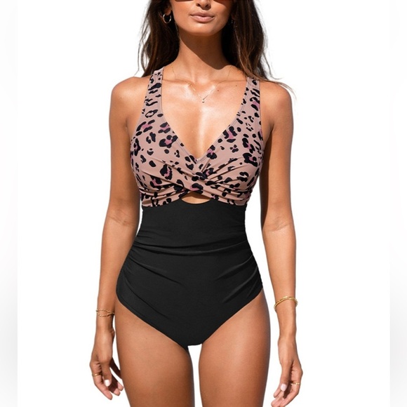 CUPSHE Women's Cross Back Ruched One Piece Swimsuit LEOPARD PRINT | NEW/NWT!🤎🖤 - Picture 1 of 7